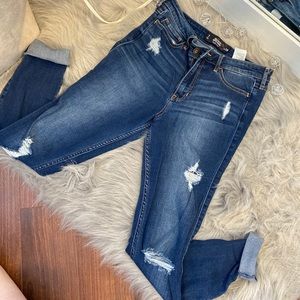 NEW NEVER WORN Hollister high rise super skinny